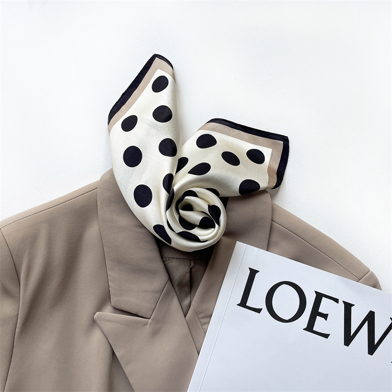2024 New Pure Silk Scarf Small - Ascot Neck Scarf 评论和价格